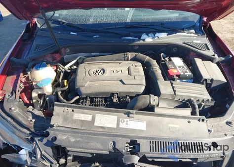 2015 Volkswagen Passat 1.8T Wolfsburg Edition z USA, uszkodzony, nr VIN 1VWAT7A35FC039300